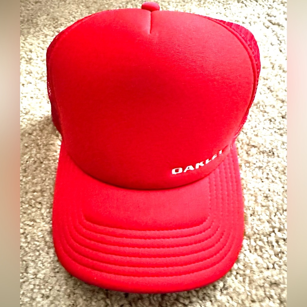 Oakley Men's Trucker Red Embroidered Logo Mesh Snapback Cap